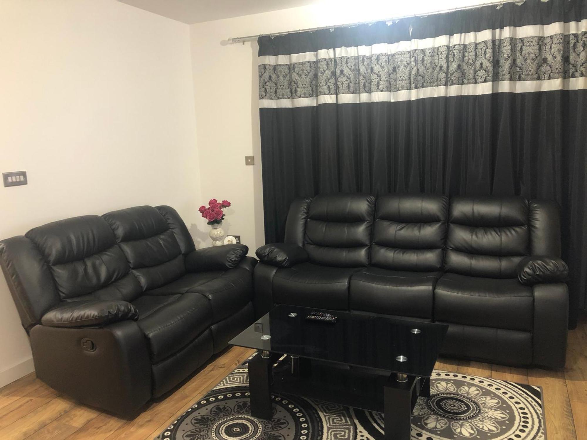 Luxury Kingsize Bedroom With Private Bathroom Northolt  외부 사진